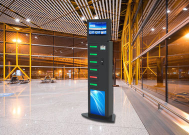 6 armarios que hacen publicidad de la máquina expendedora de los quioscos de las estaciones de carga del teléfono celular para la estación de tren del aeropuerto